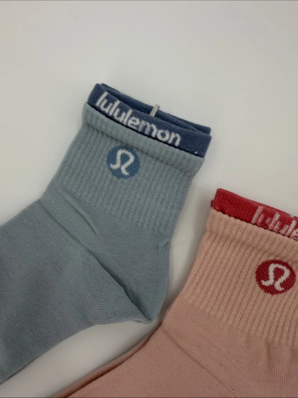 lululemon athletica Low-Cut Socks in Blue & Pink - Pair